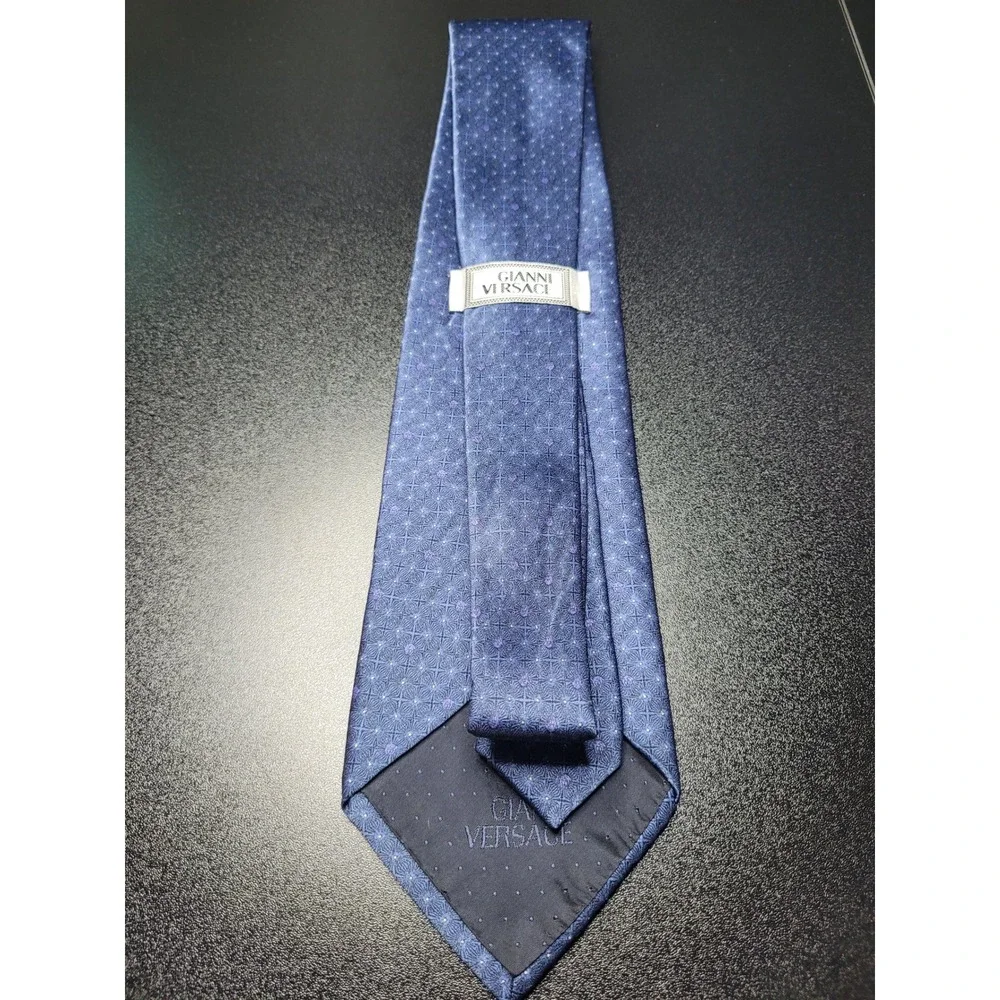 Gianni Versace Men's Necktie Blue Geometric Silk 3.75 x 58 Excellent